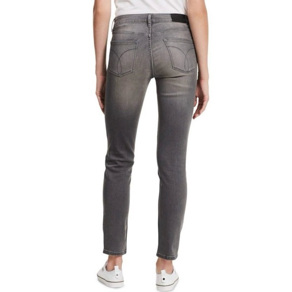 CALVIN KLEIN Ultimate Skinny Faded Gray Wash Jeans—SZ. 2 x 32 - Picture 3 of 14